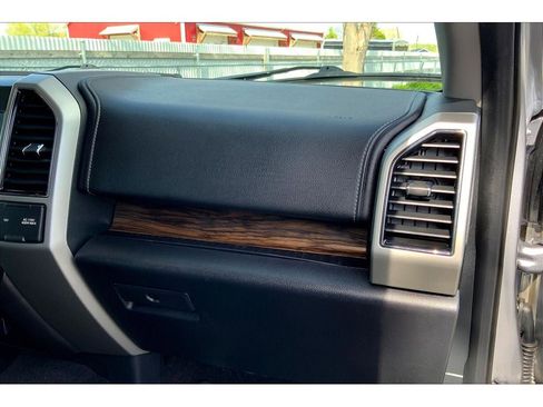 Used 2020 Ford F150 Lariat image 17