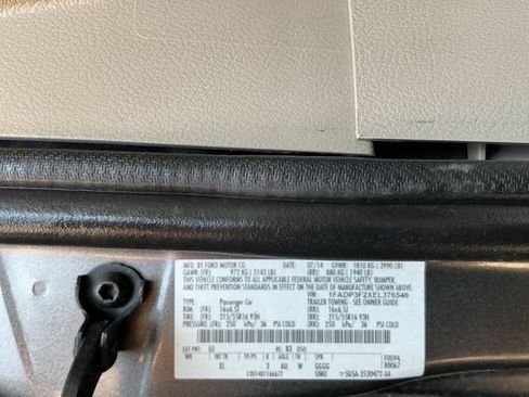 Used 2014 Ford Focus SE FWD image 17
