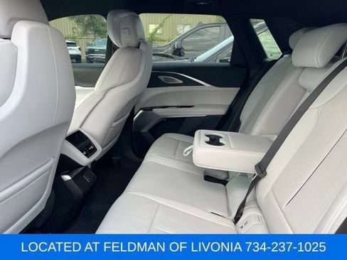 Used 2024 Cadillac Lyriq Luxury AWD/4WD image 9