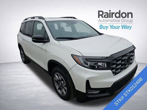 Used 2023 Honda Passport TrailSport image 2
