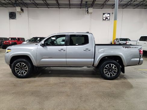 Used 2020 Toyota Tacoma TRD Sport w/ Technology Package image 7