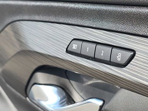 Used 2023 GMC Terrain SLT image 26