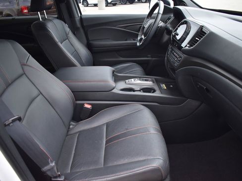Used 2024 Honda Passport TrailSport image 17
