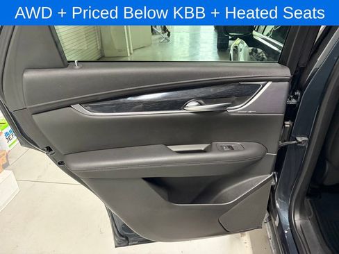 Used 2020 Cadillac XT5 Premium Luxury AWD/4WD image 16