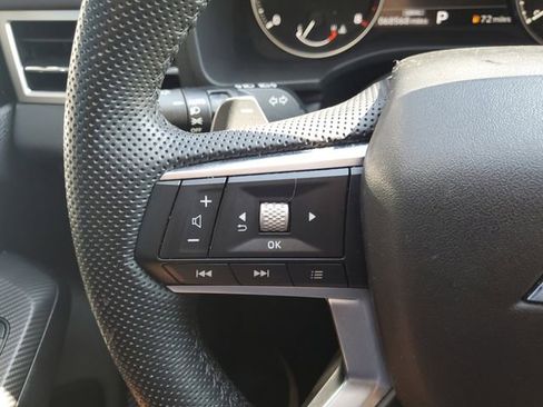 Used 2023 Mitsubishi Outlander SE image 25