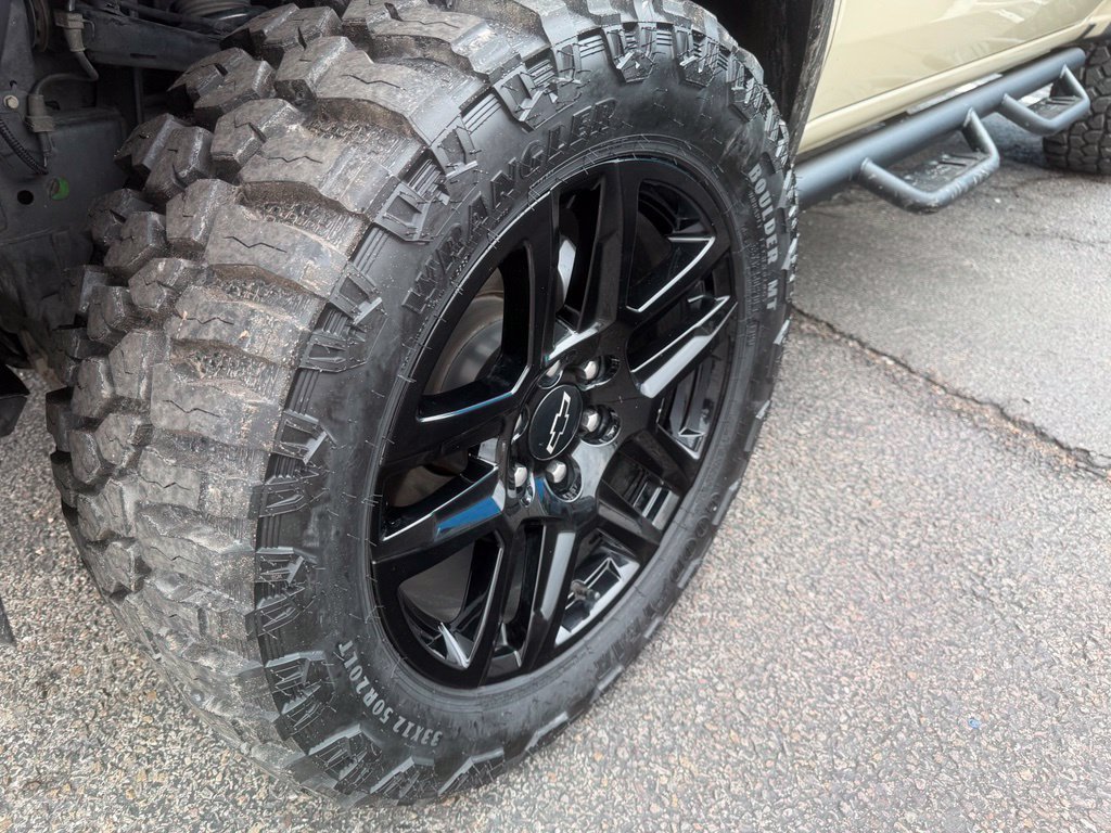 Used 2023 Chevrolet Colorado Trail Boss w/ Advanced Trailering Package AWD/4WD image 9