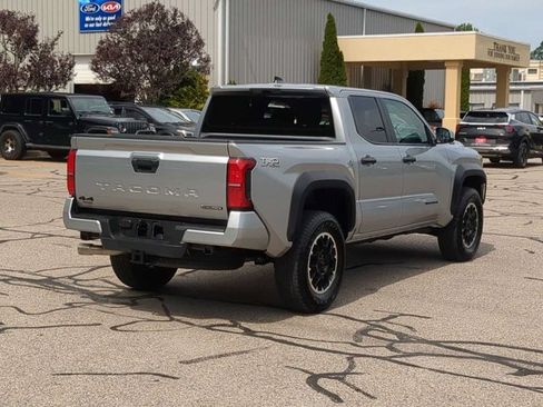 Used 2026 Toyota Tacoma TRD Off-Road AWD/4WD image 3