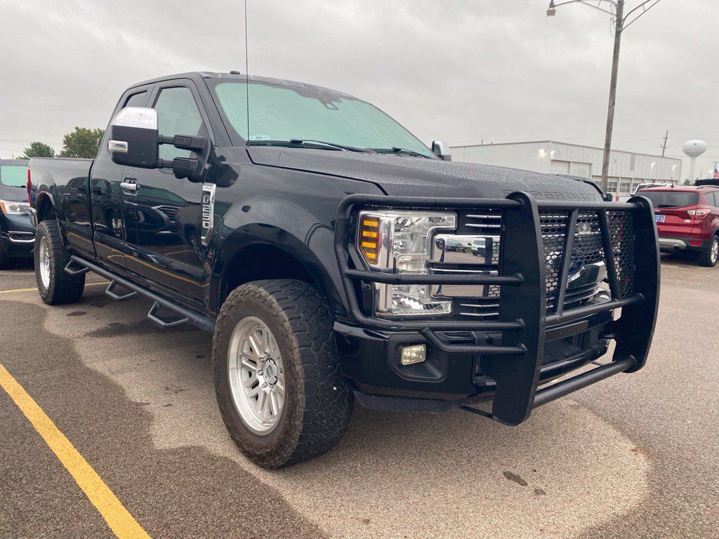 Used 2017 Ford F250 Lariat w/ Tow Technology Bundle AWD/4WD image 3