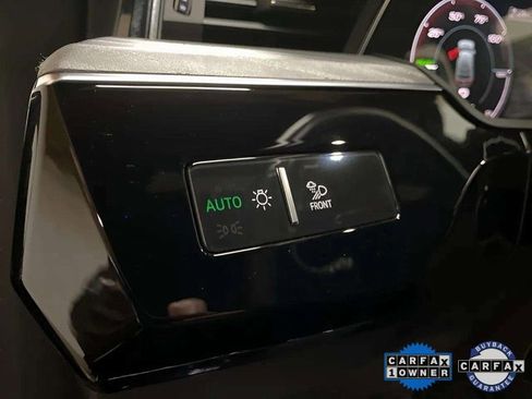 Used 2024 Audi Q8 e-tron Premium Plus image 37