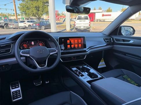 New 2026 Volkswagen Atlas Peak Edition image 16