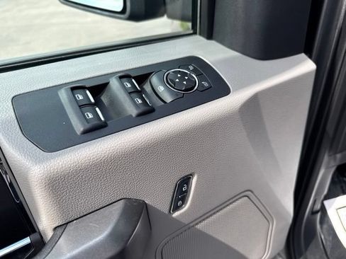 Used 2016 Ford F150 XLT w/ Equipment Group 302A Luxury AWD/4WD image 12