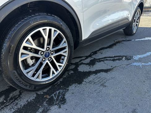 Used 2022 Ford Escape SEL w/ Technology Package image 11