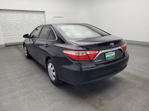 Used 2016 Toyota Camry SE image 5
