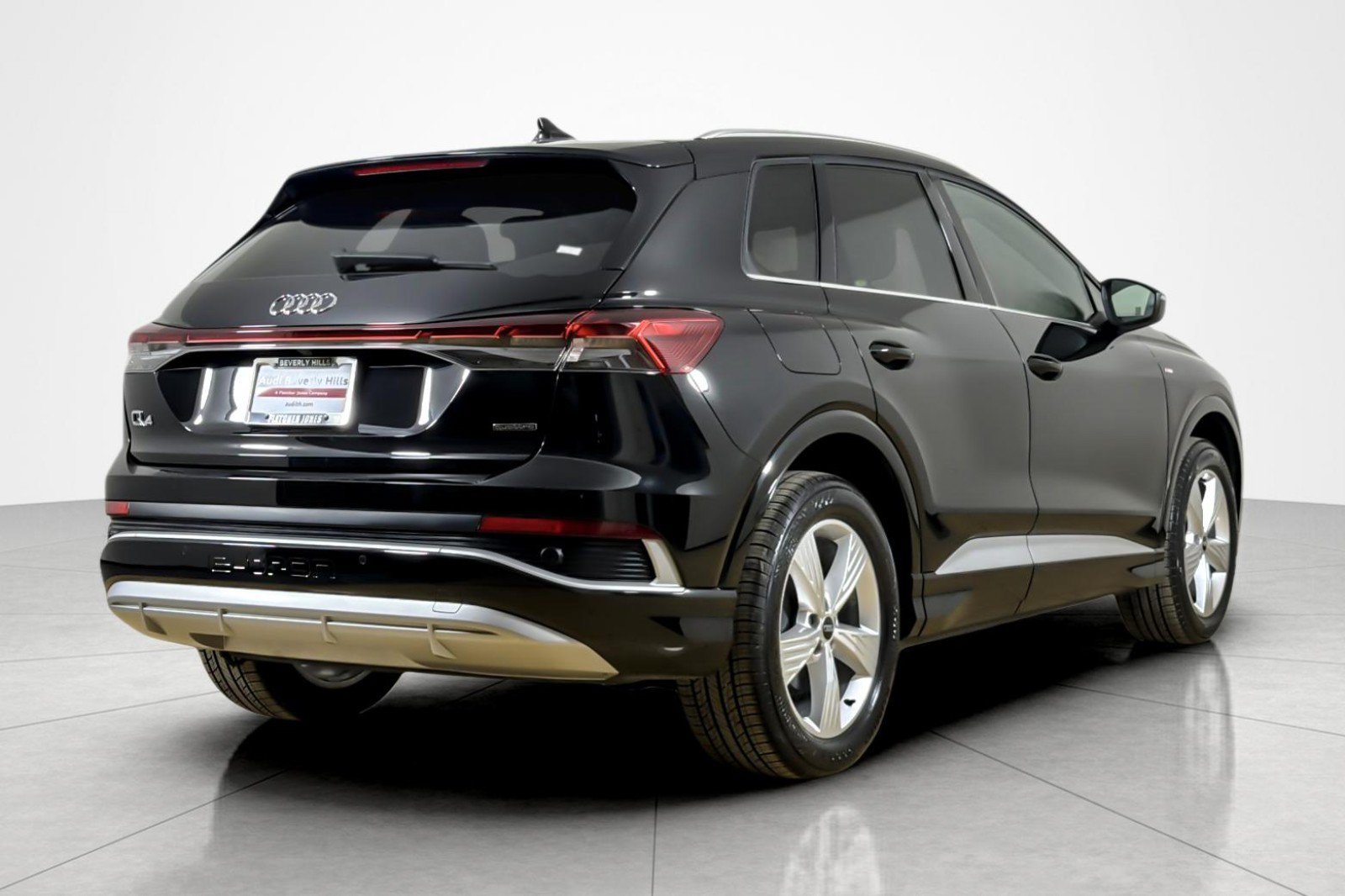 Certified 2023 Audi Q4 e-tron Premium w/ Convenience Package AWD/4WD image 5