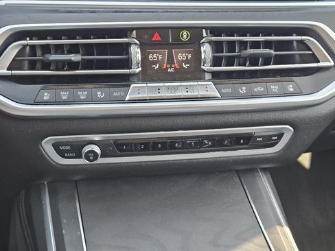 Used 2020 BMW X7 xDrive40i w/ Premium Package image 21