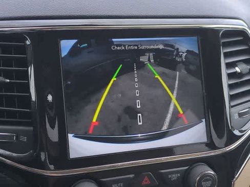 Used 2020 Jeep Grand Cherokee Limited w/ Luxury Group II image 31