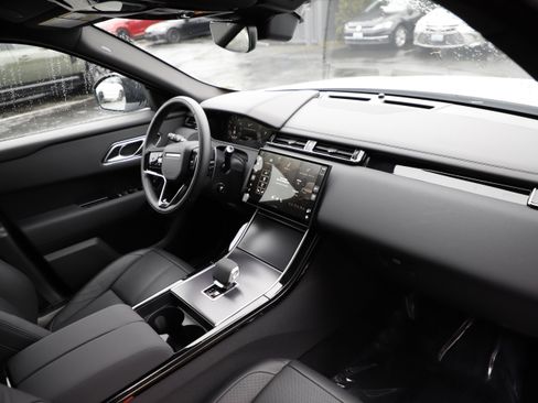 Certified 2026 Land Rover Range Rover Velar Dynamic SE AWD/4WD image 13
