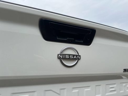 Used 2024 Nissan Frontier SL w/ Technology Package image 13