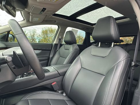 Used 2025 Nissan Murano SL image 13