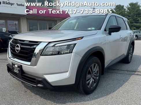 Used 2023 Nissan Pathfinder S AWD/4WD image 3