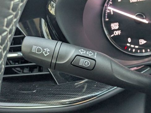 Used 2023 Buick Envision Essence image 6