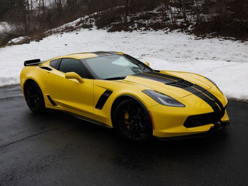 Used 2019 Chevrolet Corvette Z06 image 3