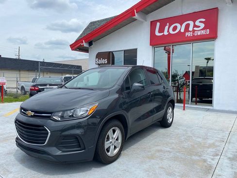 Used 2019 Chevrolet Trax LS w/ Tint and Cruise Package FWD image 2