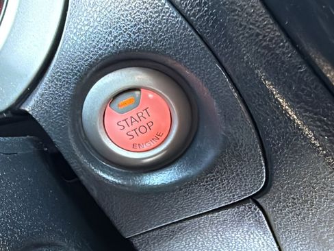 Used 2013 Nissan Juke SV image 12