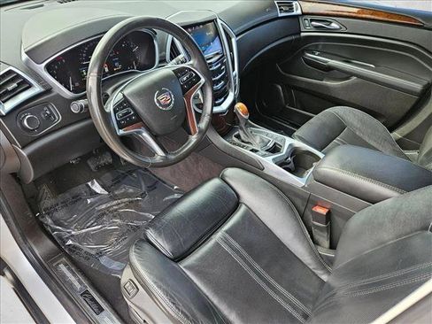 Used 2016 Cadillac SRX Luxury w/ Driver Awareness Package image 9