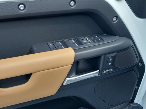 New 2026 Land Rover Defender 130 X-Dynamic SE AWD/4WD image 24