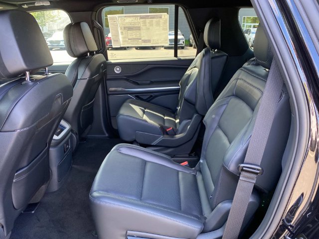 New 2027 Lincoln Navigator Reserve w/ Jet Appearance Package AWD/4WD image 7