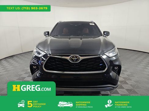 Used 2023 Toyota Highlander Platinum FWD image 1
