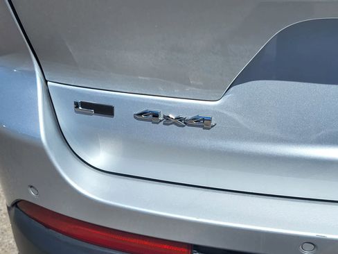 Used 2021 Jeep Grand Cherokee L Limited w/ MOPAR Finishing Package image 12