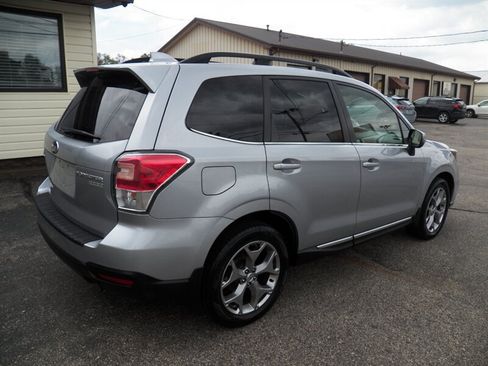 Used 2017 Subaru Forester 2.5i Touring AWD/4WD image 5