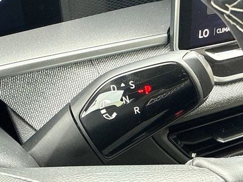 Used 2025 Volkswagen Tiguan S image 24