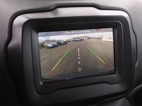 Used 2019 Jeep Renegade Latitude image 16