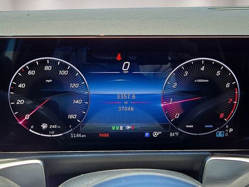 Used 2025 Mercedes-Benz GLB 250 4MATIC image 26
