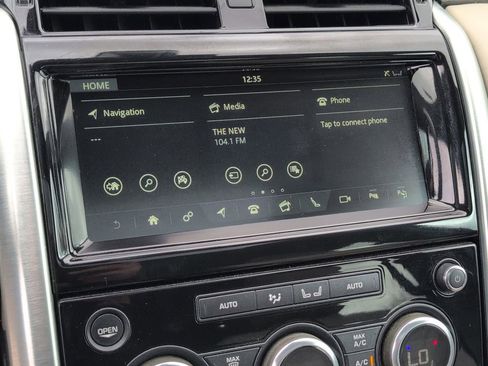 Used 2019 Land Rover Discovery HSE AWD/4WD image 24