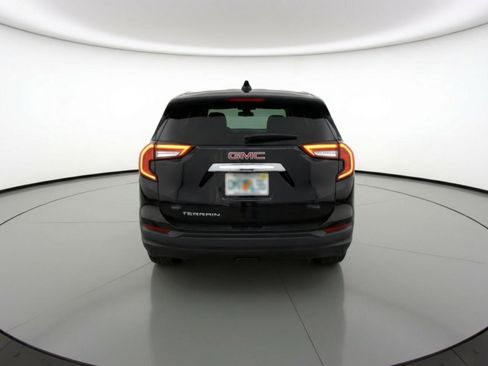 Used 2024 GMC Terrain SLE image 7