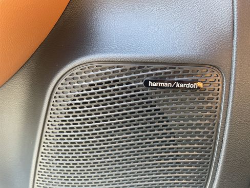 New 2026 Chrysler Pacifica Pinnacle image 11