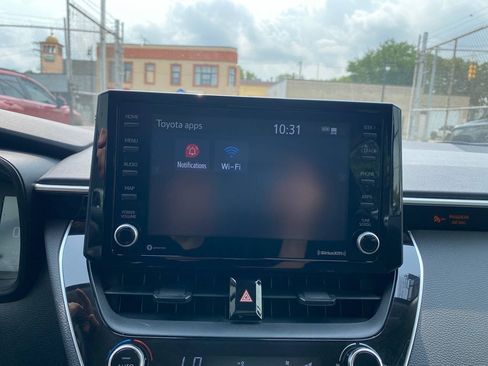 Used 2022 Toyota Corolla LE FWD image 34