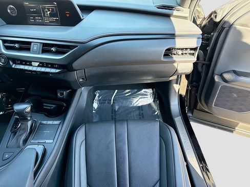 Used 2022 Lexus UX 200 F Sport w/ Accessory Package (Z1) image 17