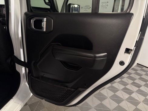 Used 2022 Jeep Wrangler Unlimited Sport image 29