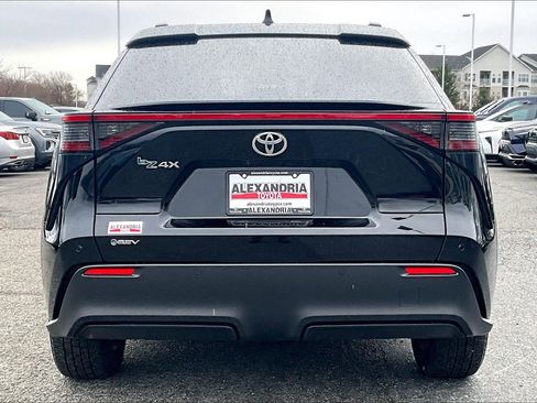 Used 2025 Toyota bZ4X FWD image 4