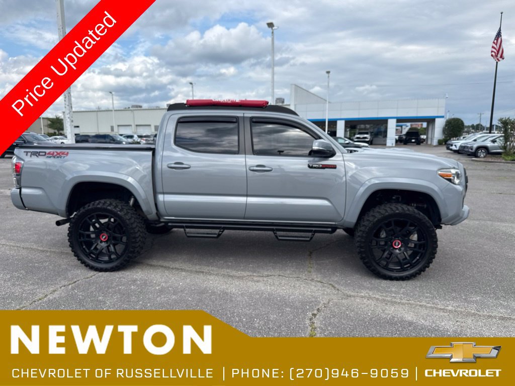Used 2021 Toyota Tacoma TRD Sport AWD/4WD image 4