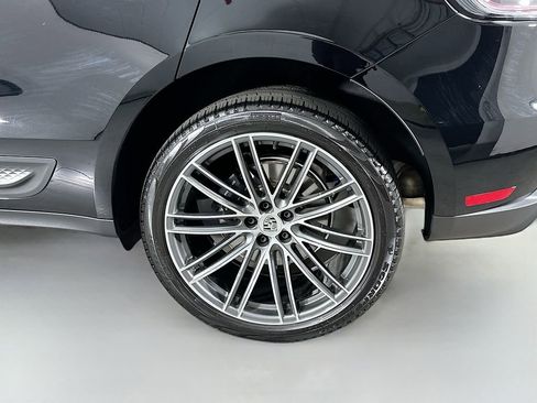 Certified 2026 Porsche Macan image 34