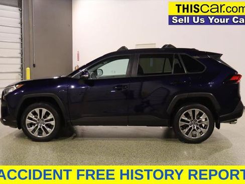 Used 2019 Toyota RAV4 XLE Premium FWD image 5