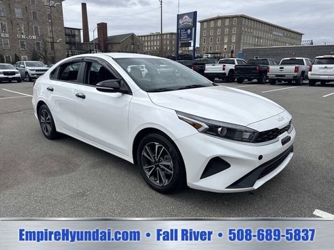Used 2024 Kia Forte LXS FWD image 2