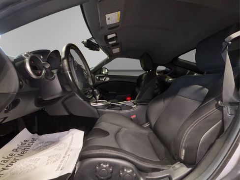 Used 2020 Nissan 370Z Coupe RWD image 10
