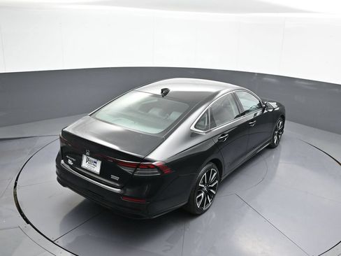 Certified 2025 Honda Accord Touring image 37